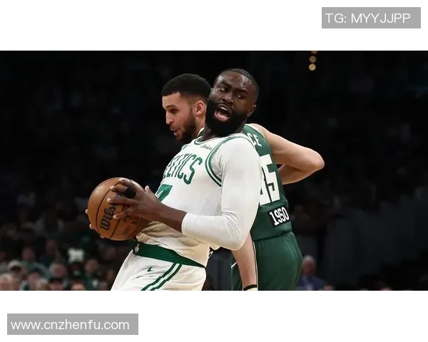 凯尔特人和雄鹿激战正酣NBA季后赛争夺战精彩回顾与分析